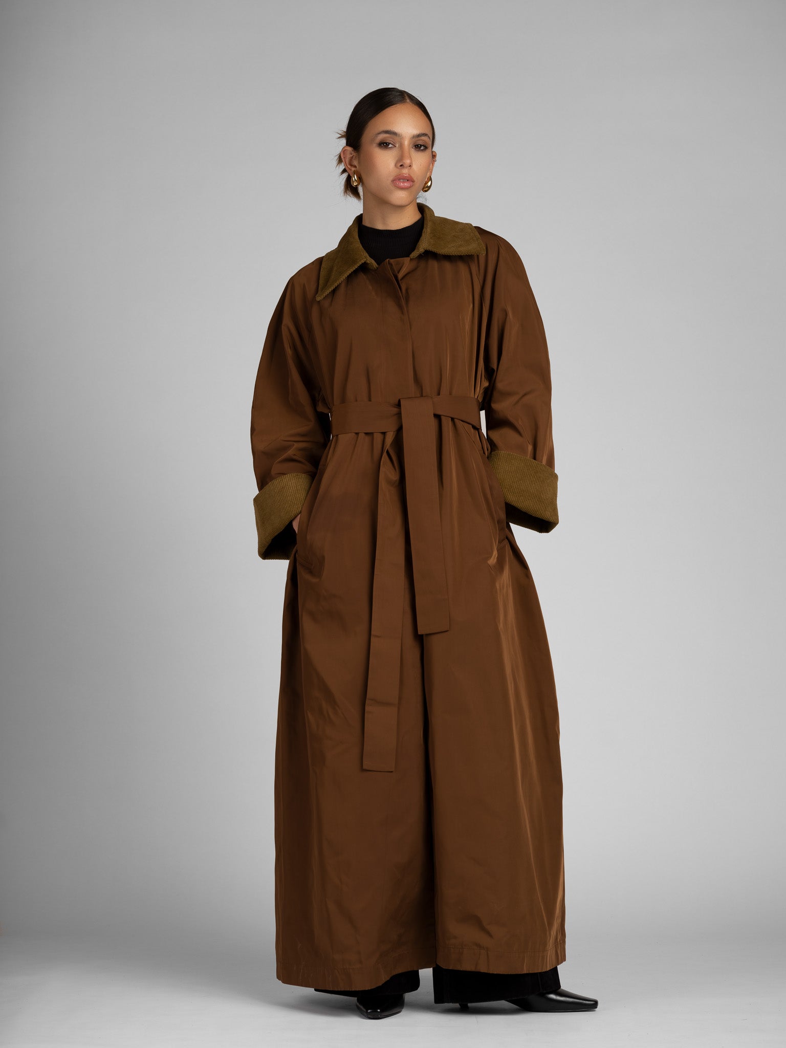 BROWN TRENCH BARN ABAYAH