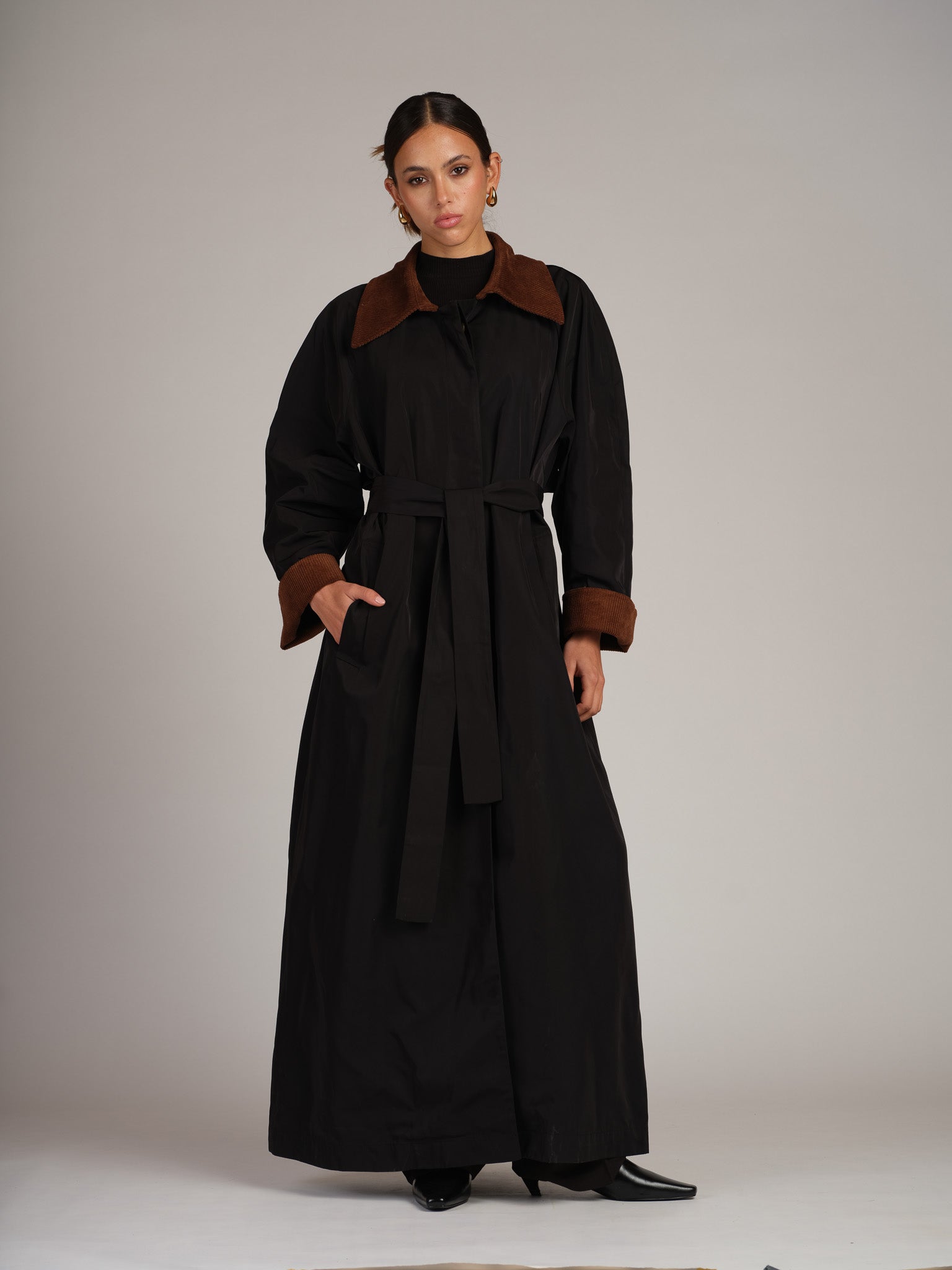 BLACK TRENCH BARN ABAYAH