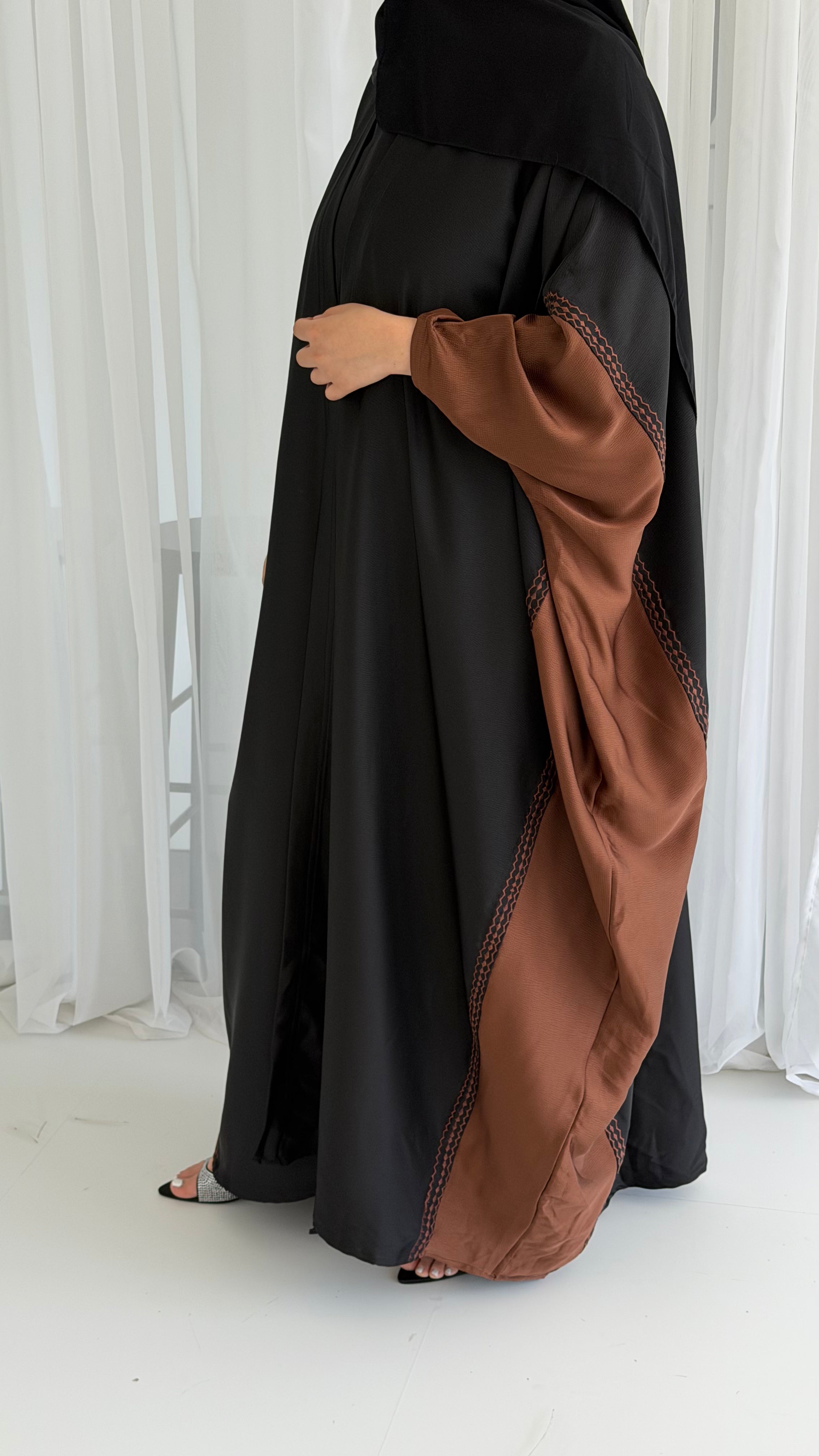 Brown/ Black Bisht Abaya
