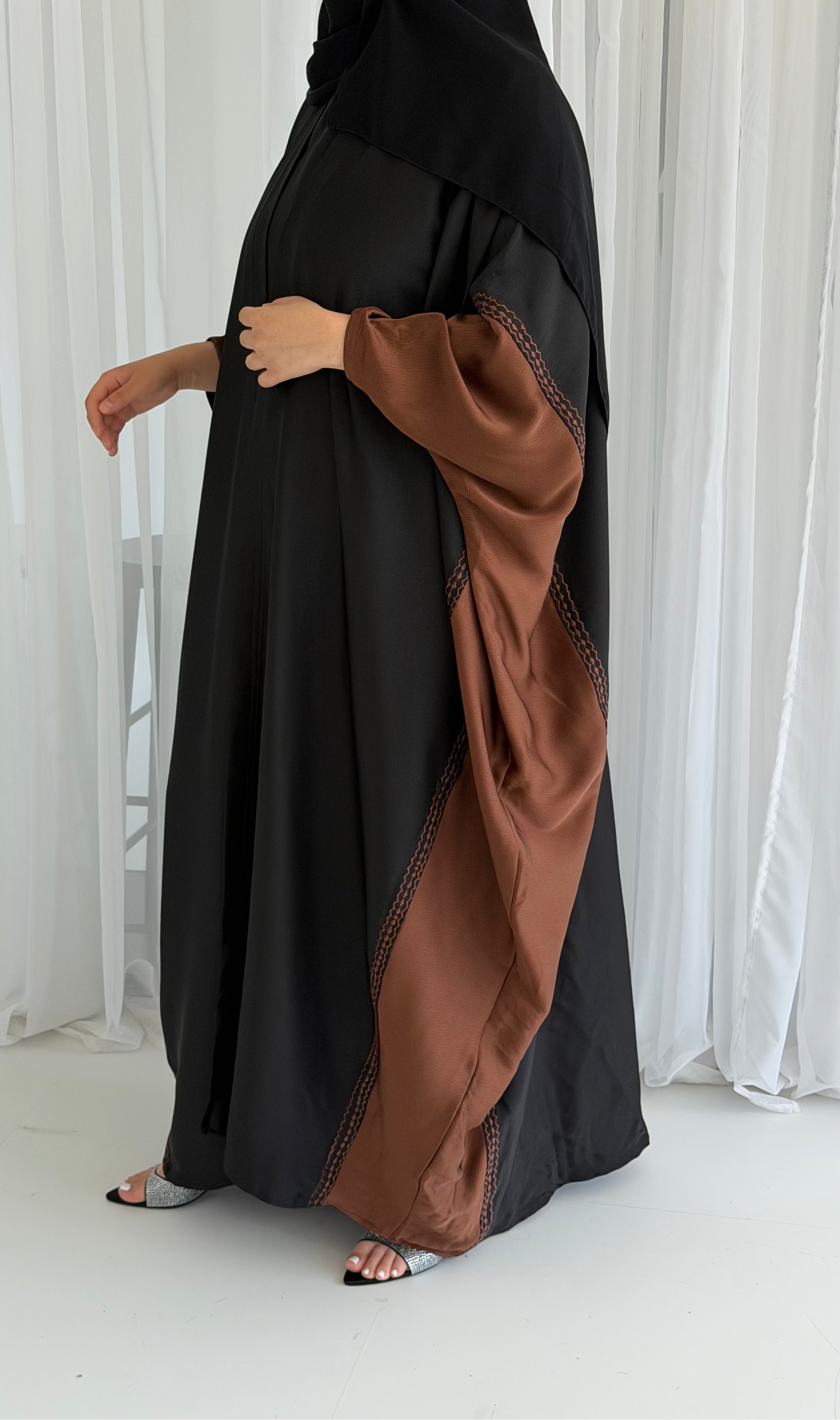 Brown/ Black Bisht Abaya