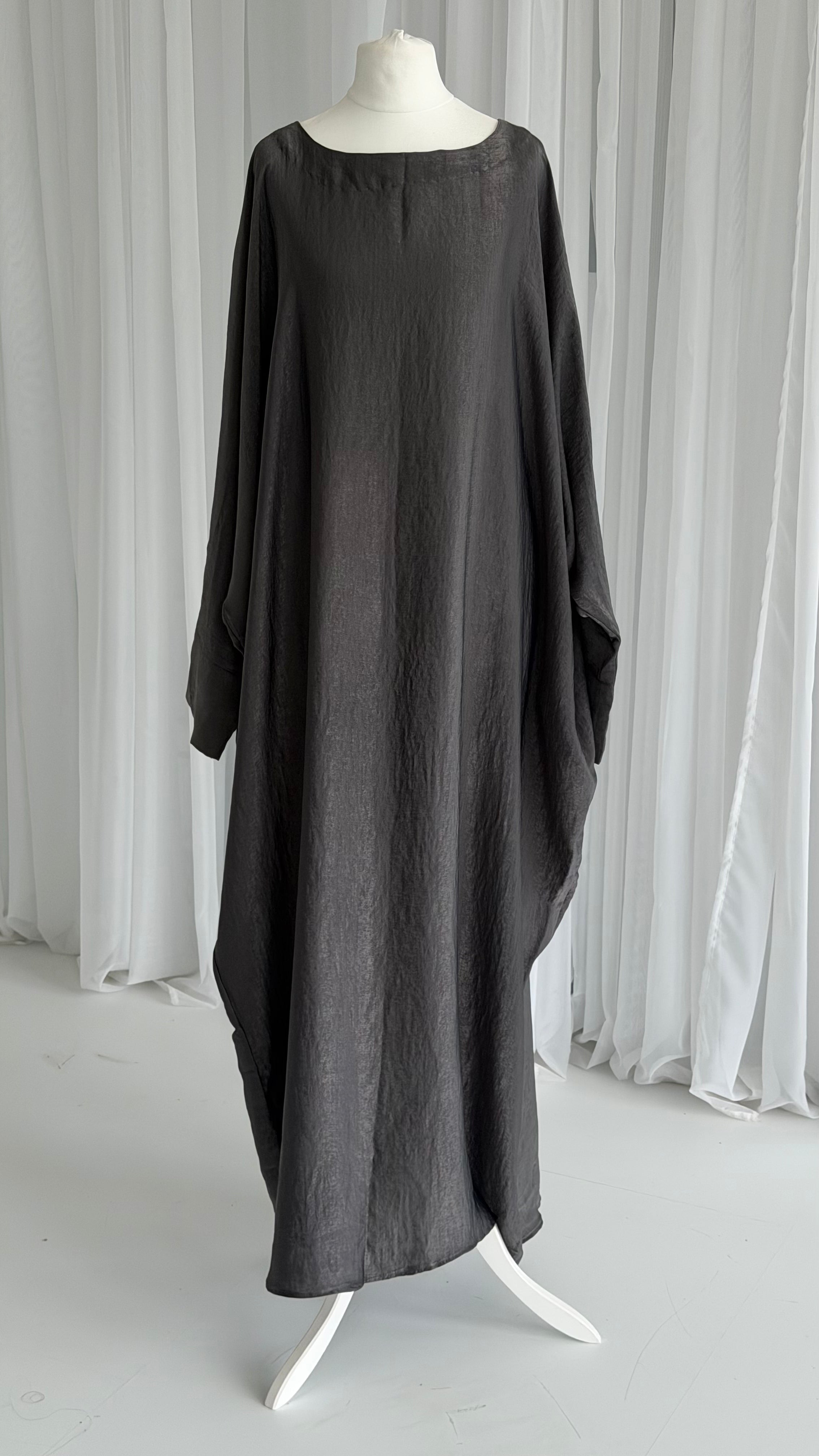 Closed Plain Black Abayah