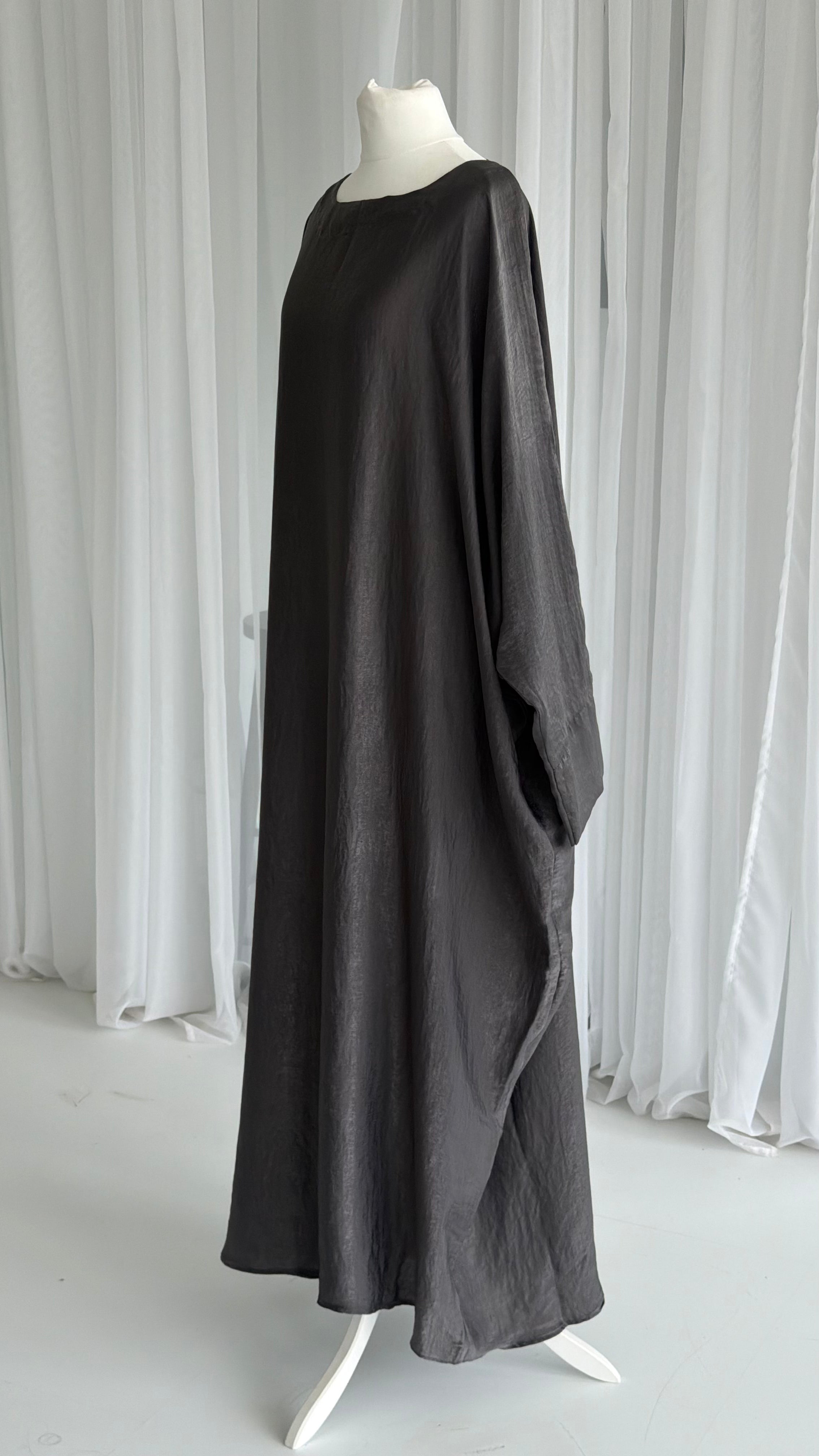 Closed Plain Black Abayah